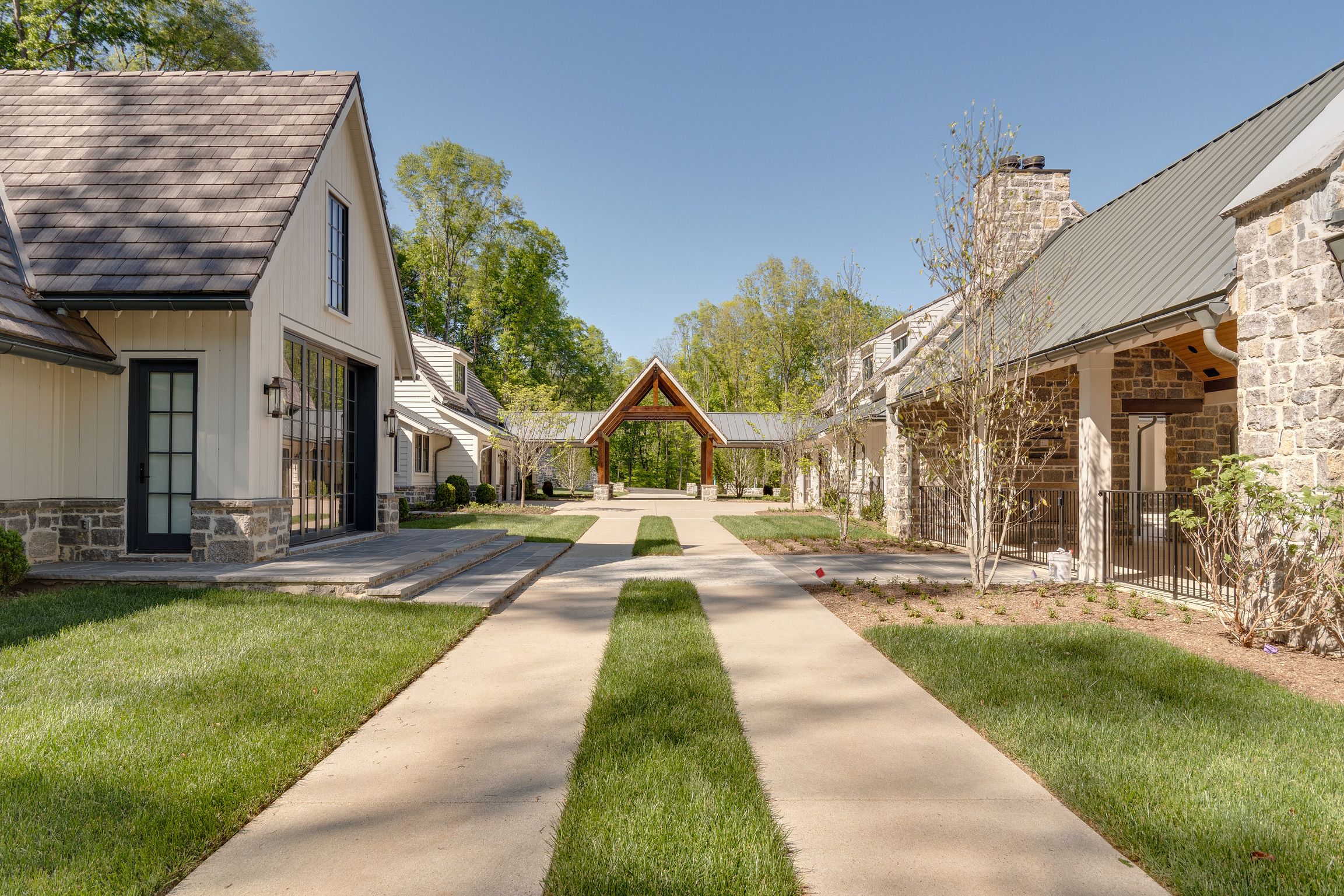 Courtyard of a modern farmhouse built by a custom home builder in Nashville, Tennessee