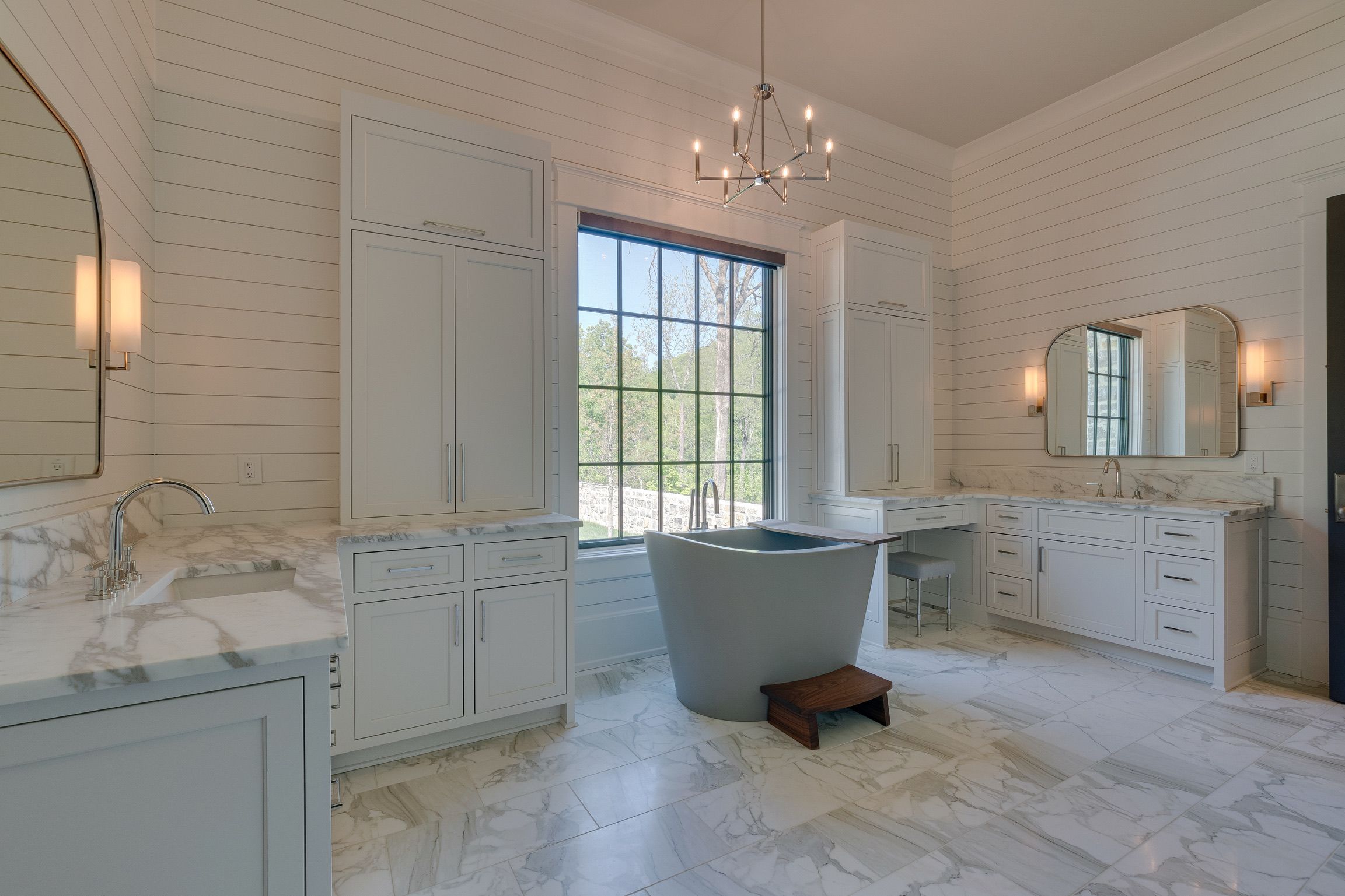 Luxury custom bathroom built by a custom home builder in Belle Meade, Tennessee